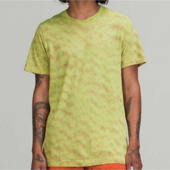 Lululemon Metal Vent Breathe Short Sleeve Shirt Size Medium - Picture 1 of 11